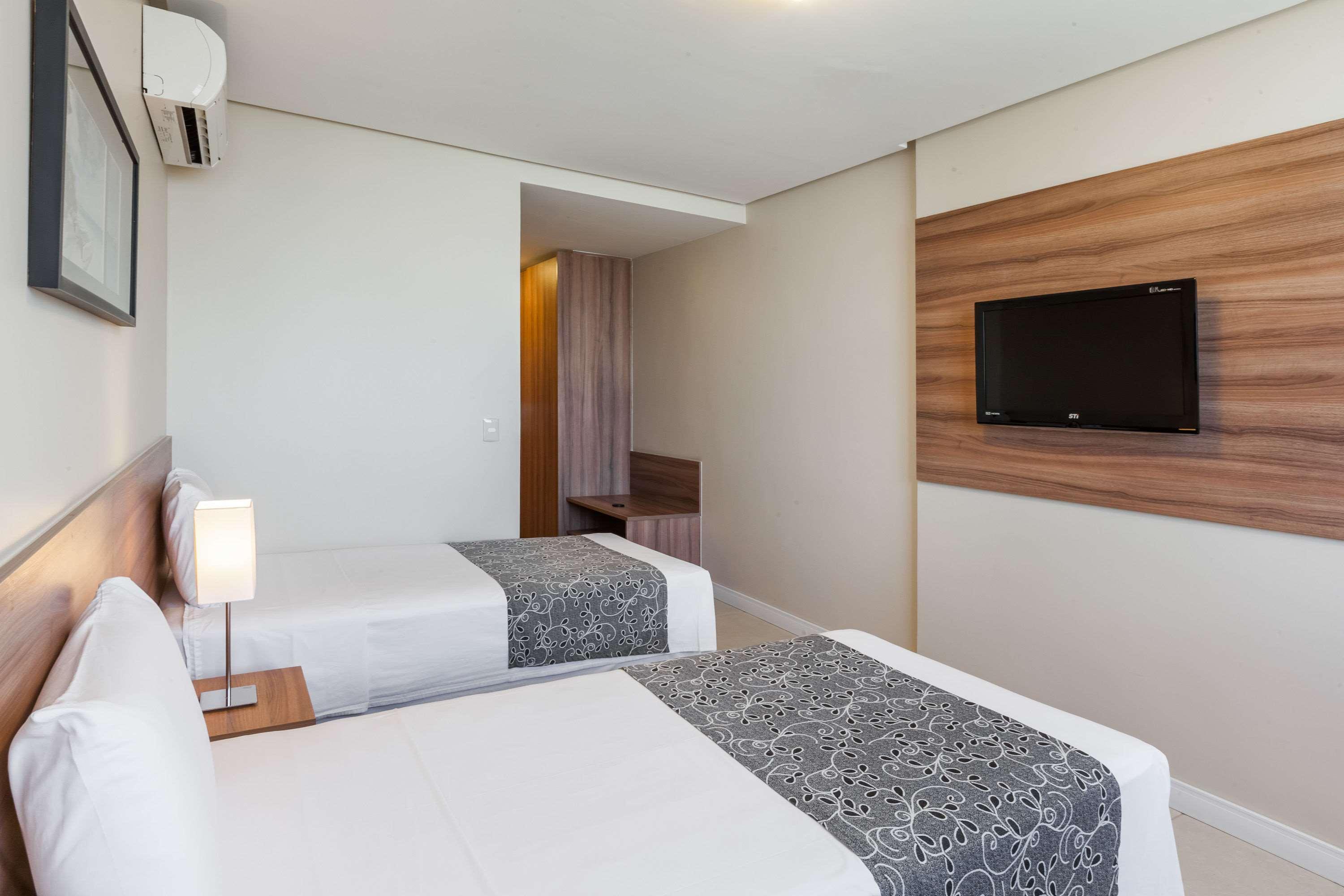 Days Inn By Wyndham Linhares Ngoại thất bức ảnh