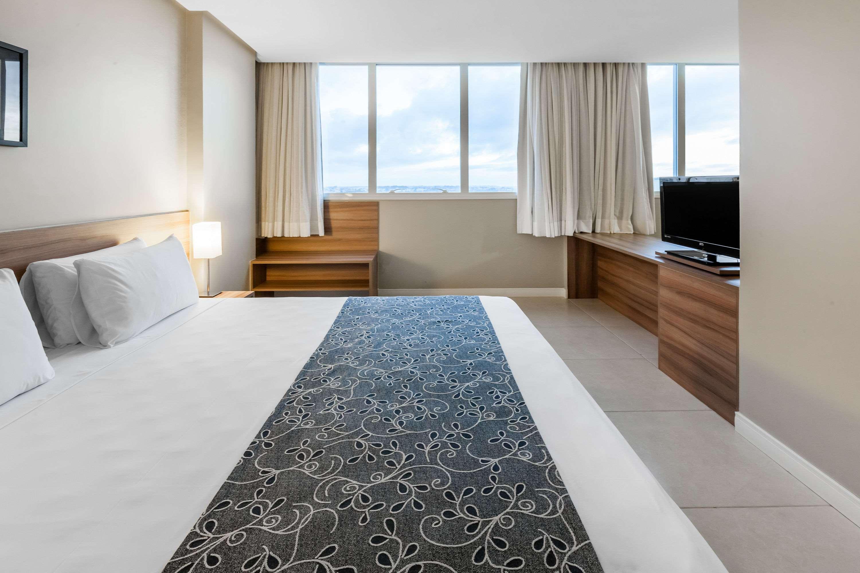 Days Inn By Wyndham Linhares Ngoại thất bức ảnh