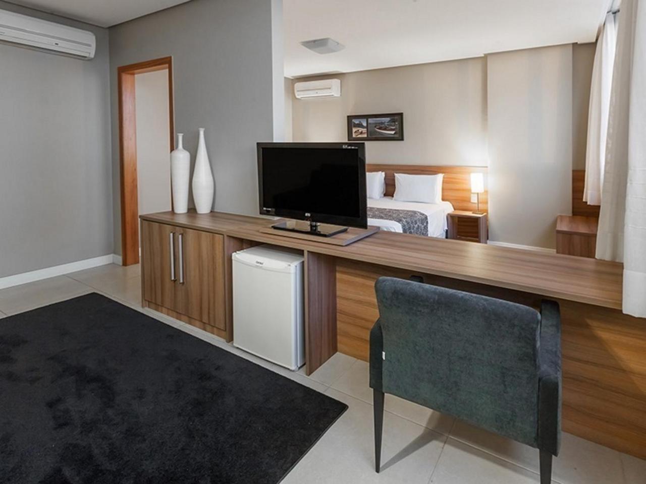 Days Inn By Wyndham Linhares Ngoại thất bức ảnh